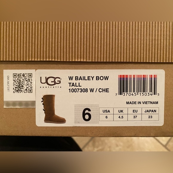 UGG Womens Size 6 - Picture 4 of 5